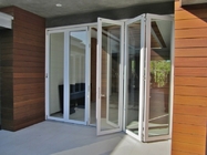 T5 อลูมิเนียมบานเฟี้ยมเข้ามุม Bi-Folding Patio Doors For Mountain House Condo